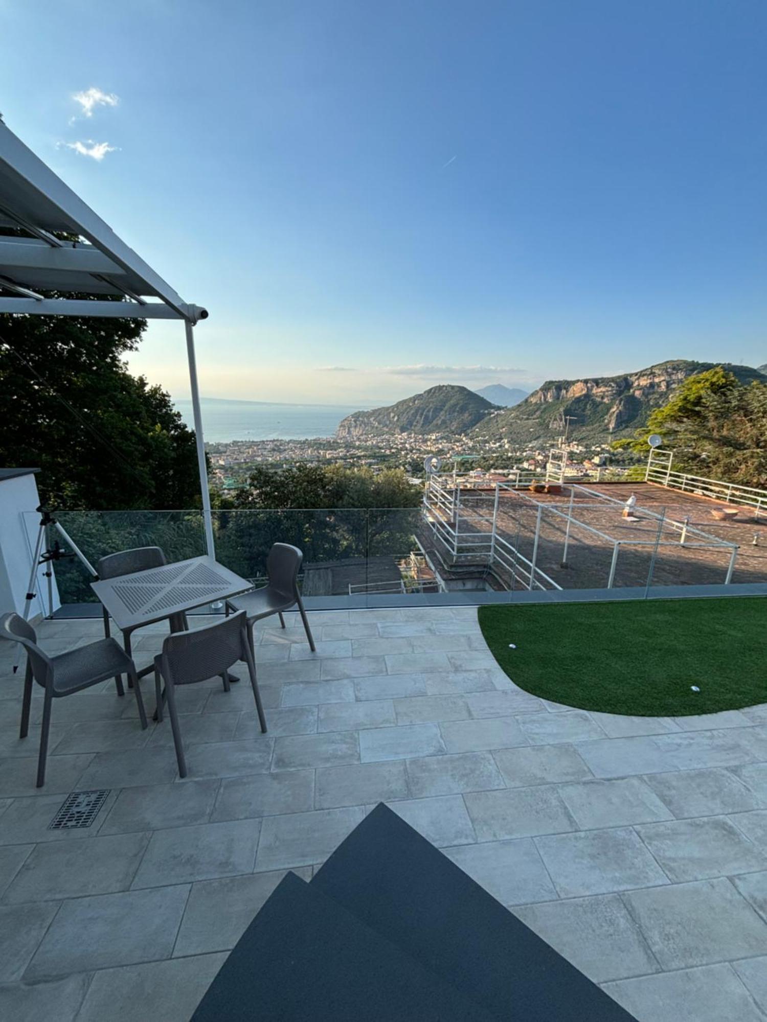 En Suite Bedroom Blue Moon Piano di Sorrento Exterior foto